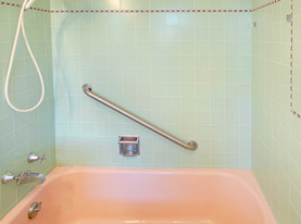 Bathtub - Before Transformation